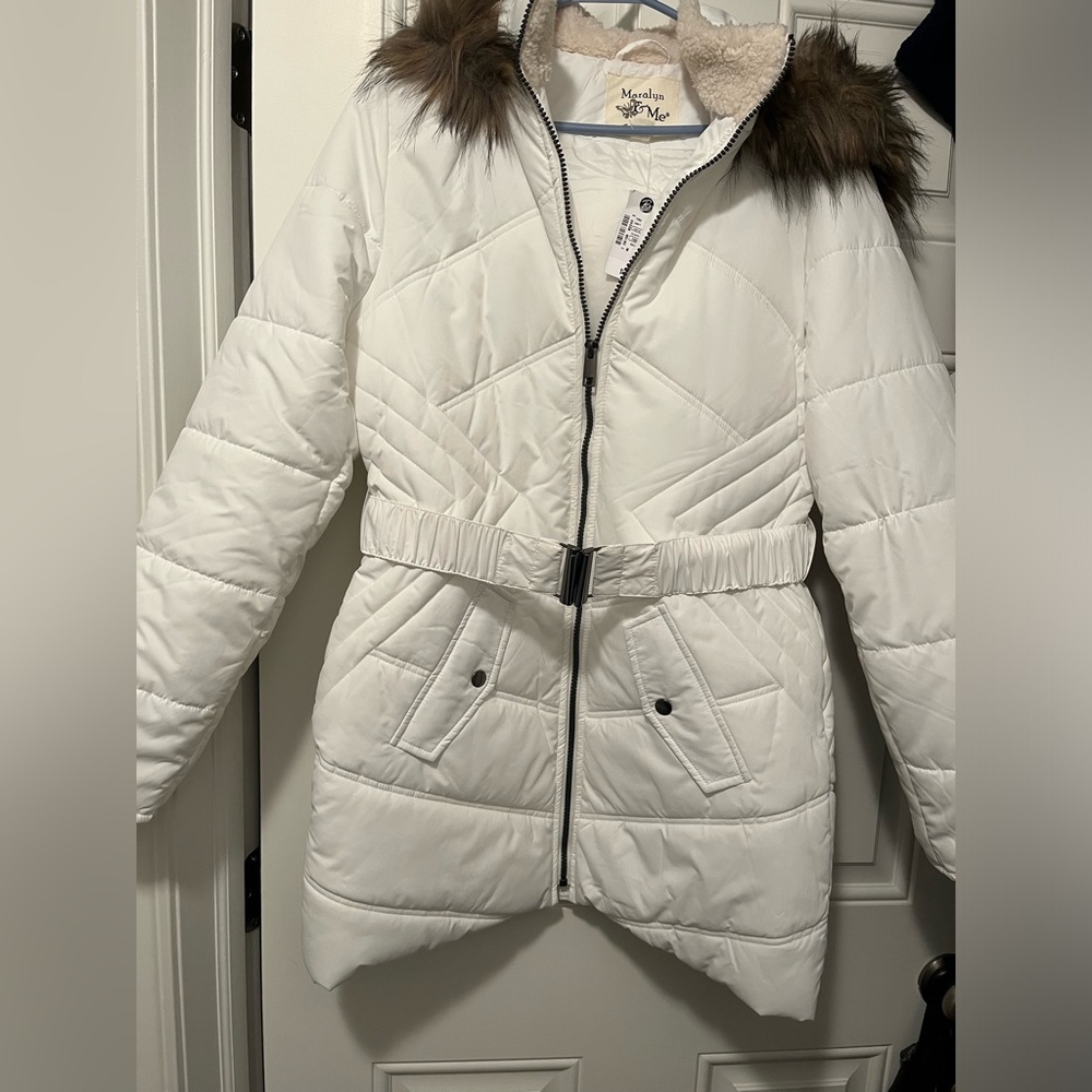 White ski coat with belt and fur hood